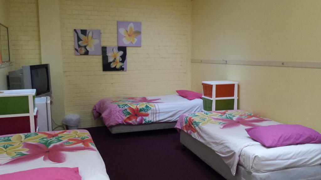 Gecko'S Rest Budget Accommodation & Backpackers Mackay Room photo